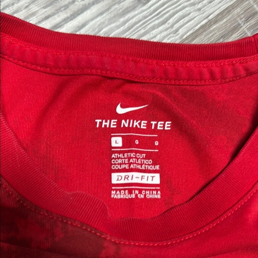 Vintage Nike Kyrie Irving Dri-Fit Youth Tee Size L